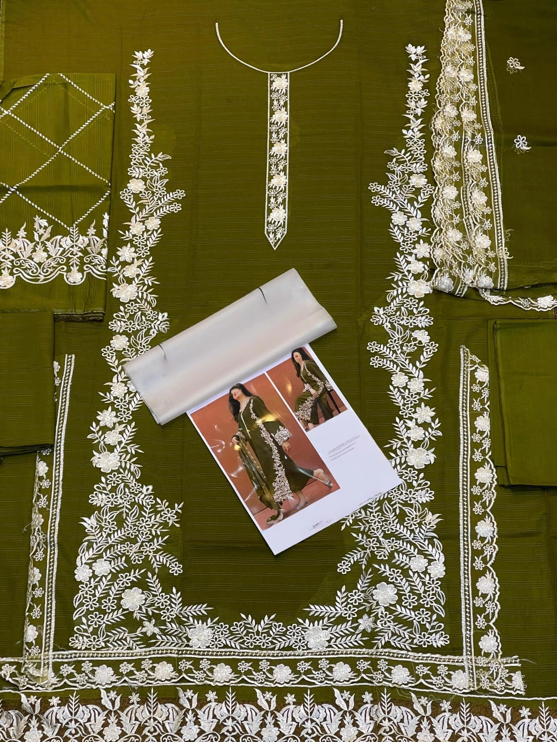 Luxury Embroidered 5 Piece Suit